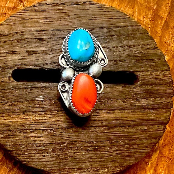 🌟NAVAJO 🌟AUTHENTIC 🌟 Vintage Silver ring with Turquoise & Coral Ring SZ 6.5 - Picture 1 of 9